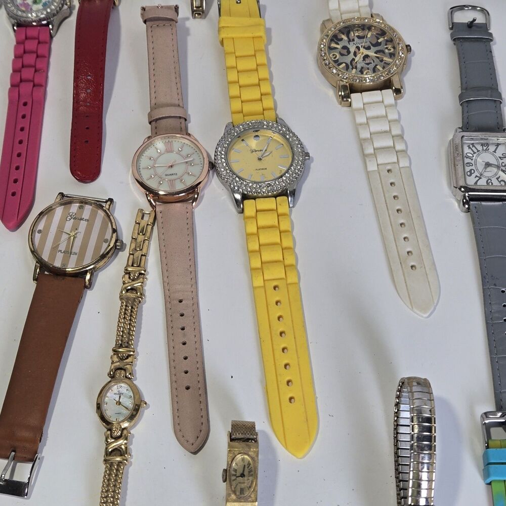Wholesale Watch Lot of 43 Vintage & Modern - Timex Fossil Elgin Parts Repair - Picture 15 of 16